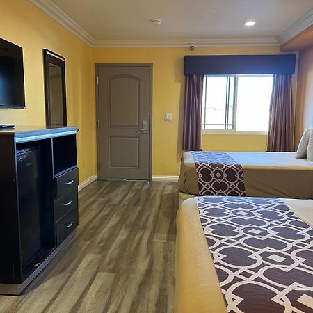 Industry Inn & Suites 라푸엔테 외부 사진