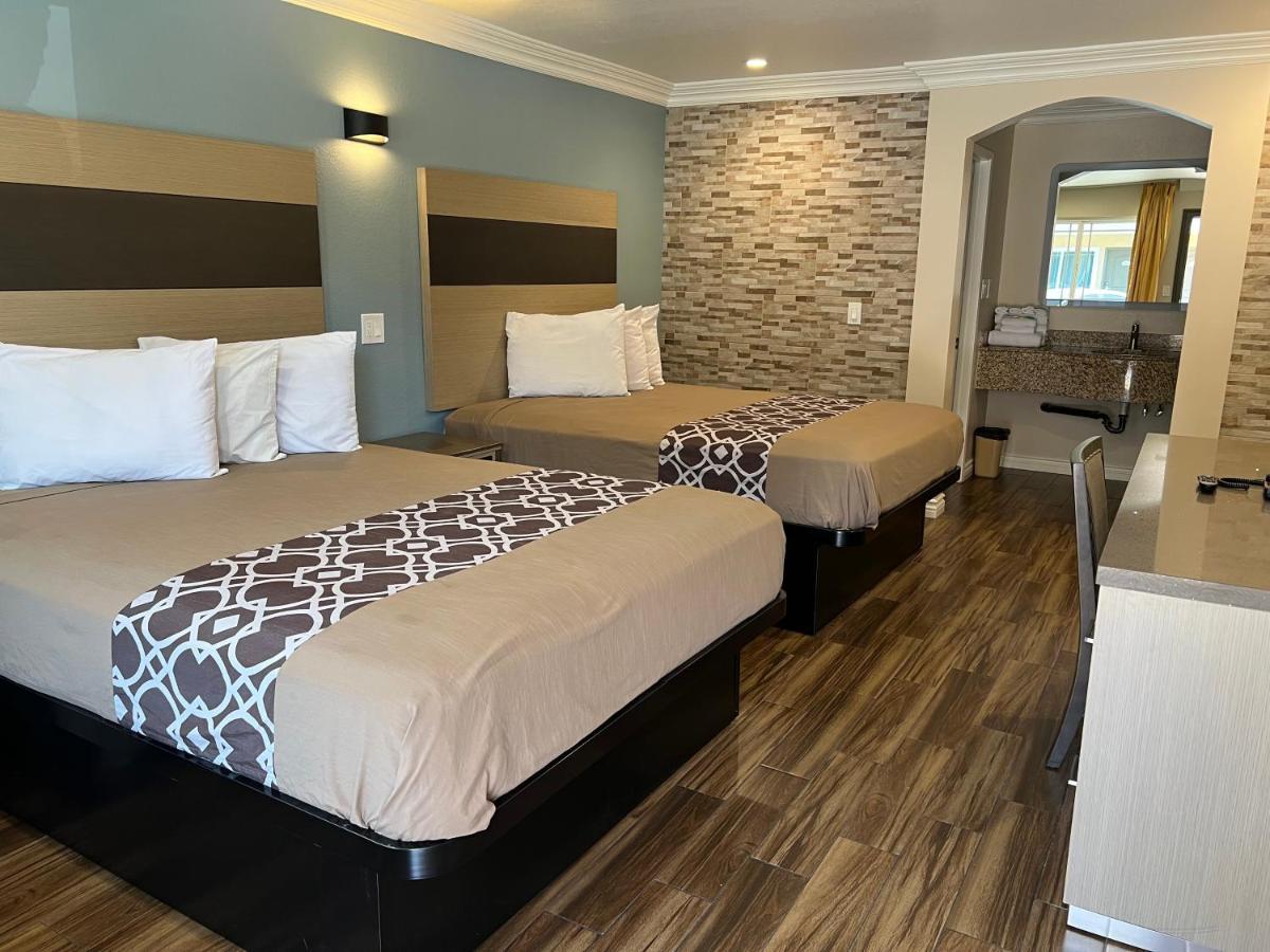Industry Inn & Suites 라푸엔테 외부 사진