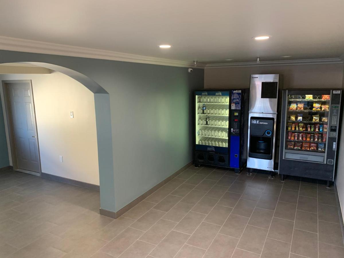 Industry Inn & Suites 라푸엔테 외부 사진