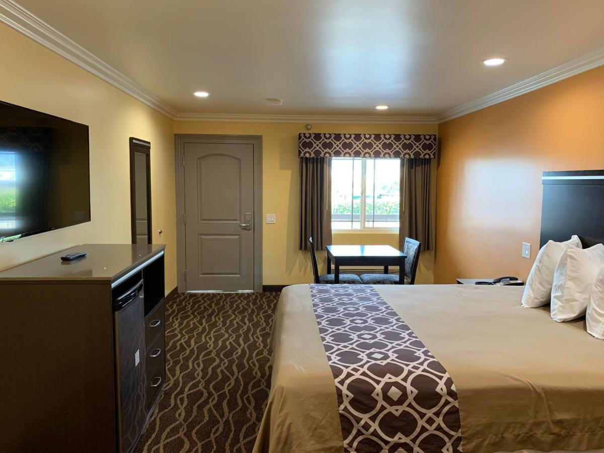 Industry Inn & Suites 라푸엔테 외부 사진