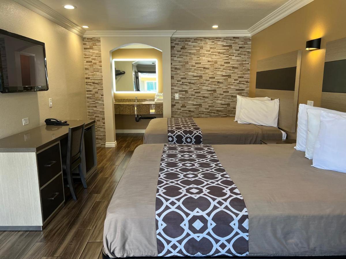 Industry Inn & Suites 라푸엔테 외부 사진