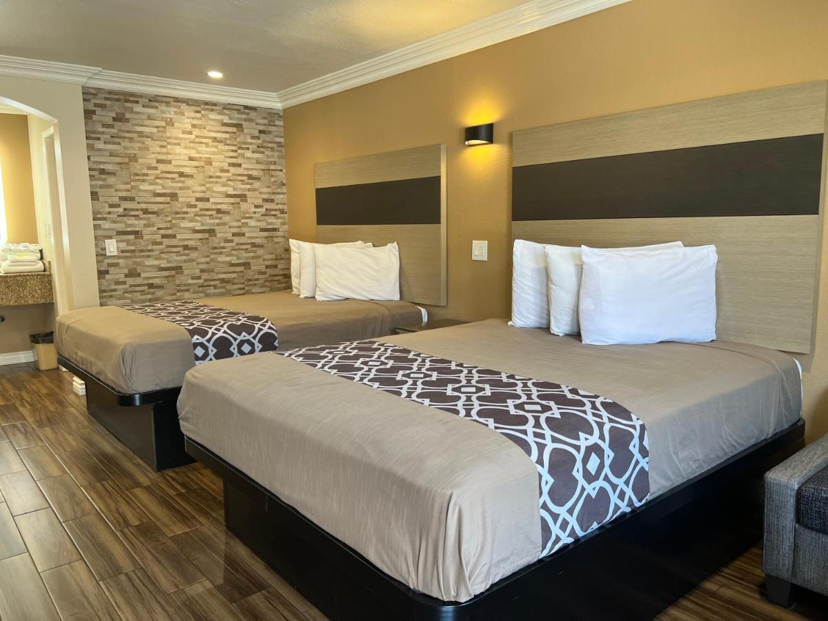 Industry Inn & Suites 라푸엔테 외부 사진