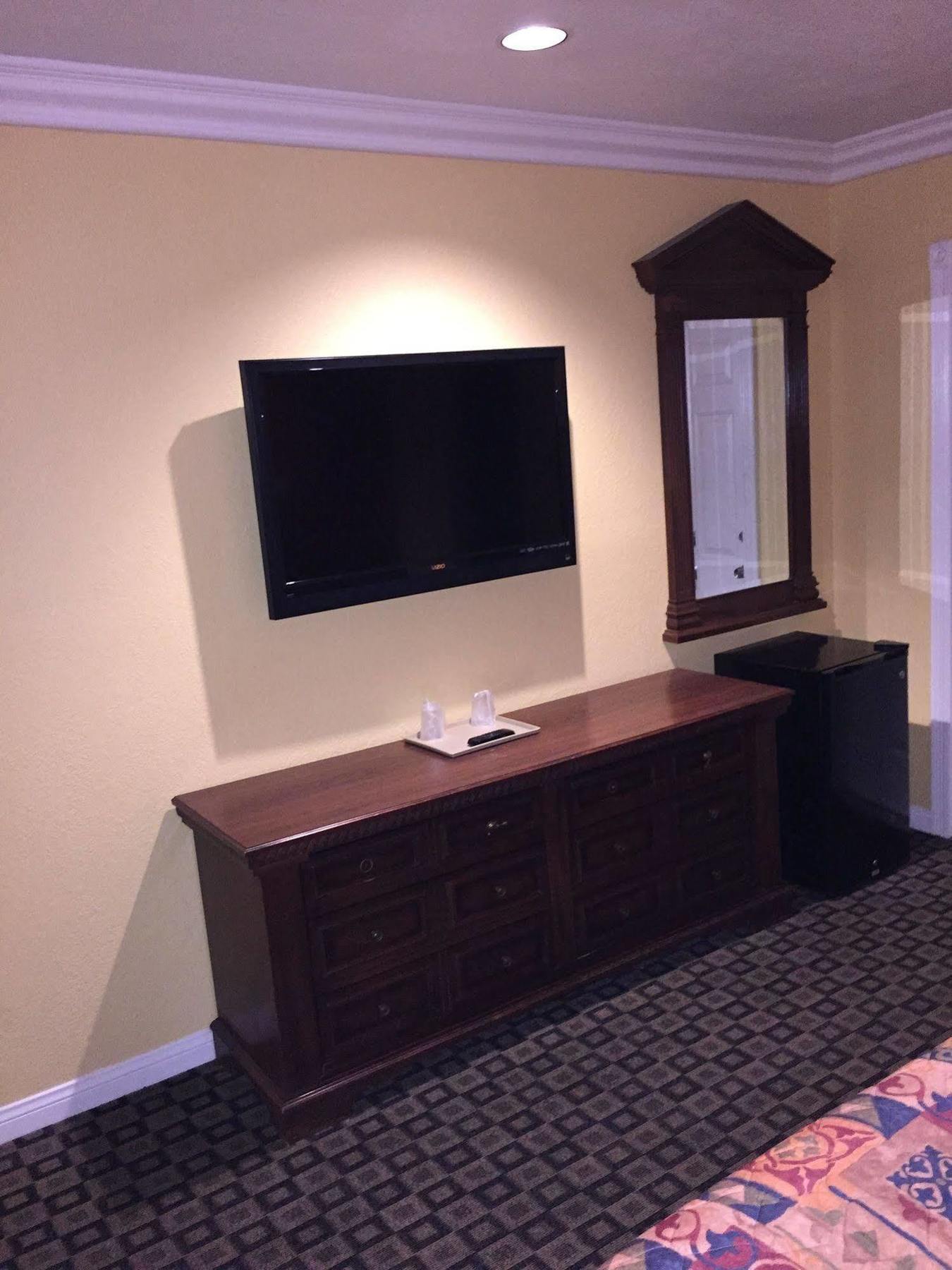 Industry Inn & Suites 라푸엔테 외부 사진