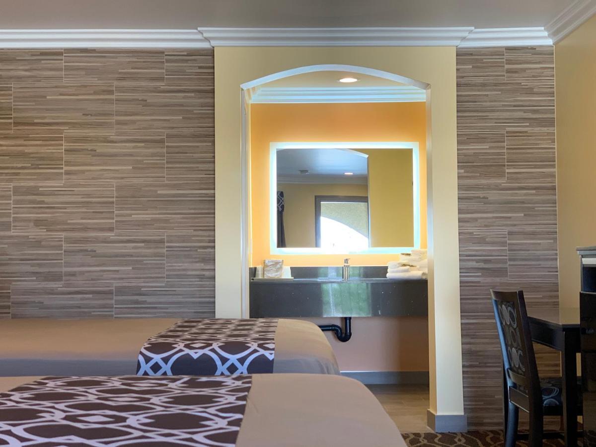 Industry Inn & Suites 라푸엔테 외부 사진
