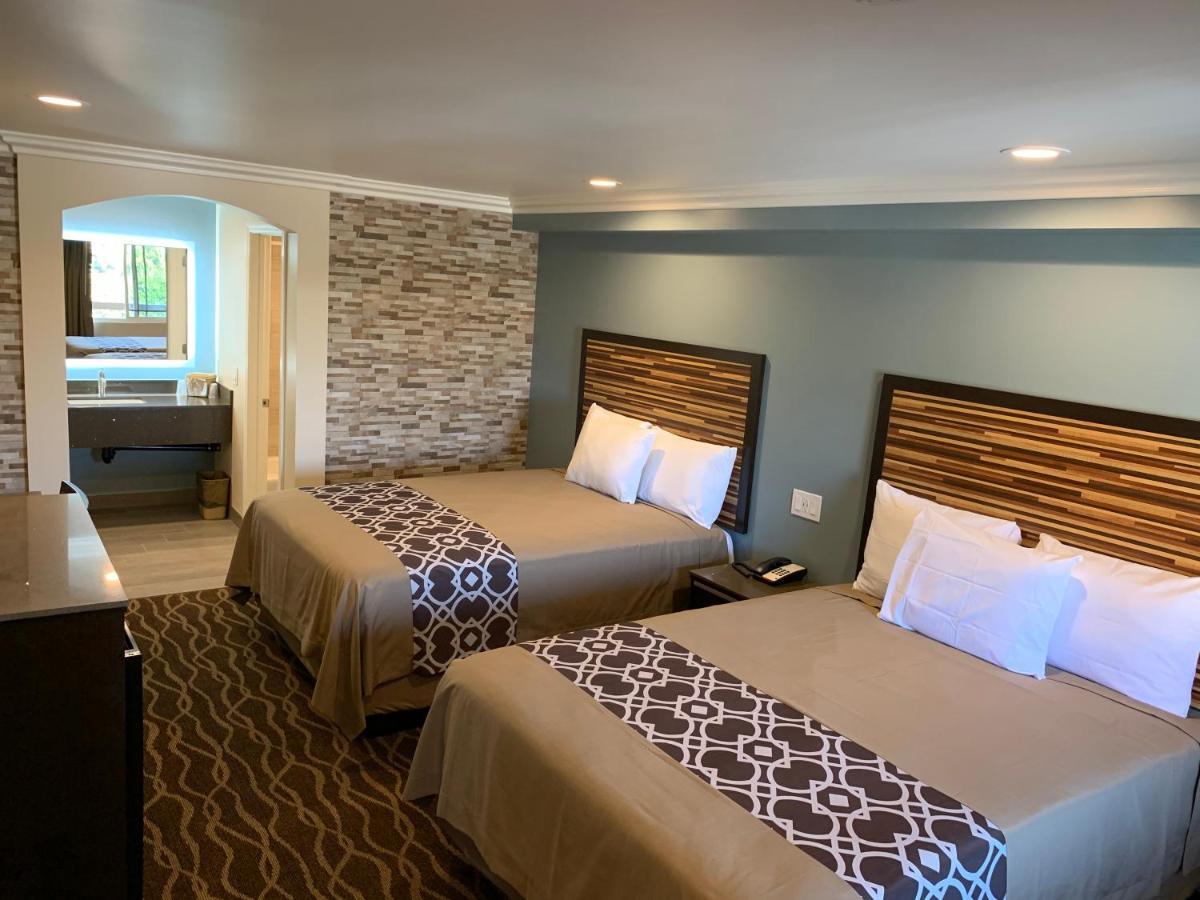 Industry Inn & Suites 라푸엔테 외부 사진