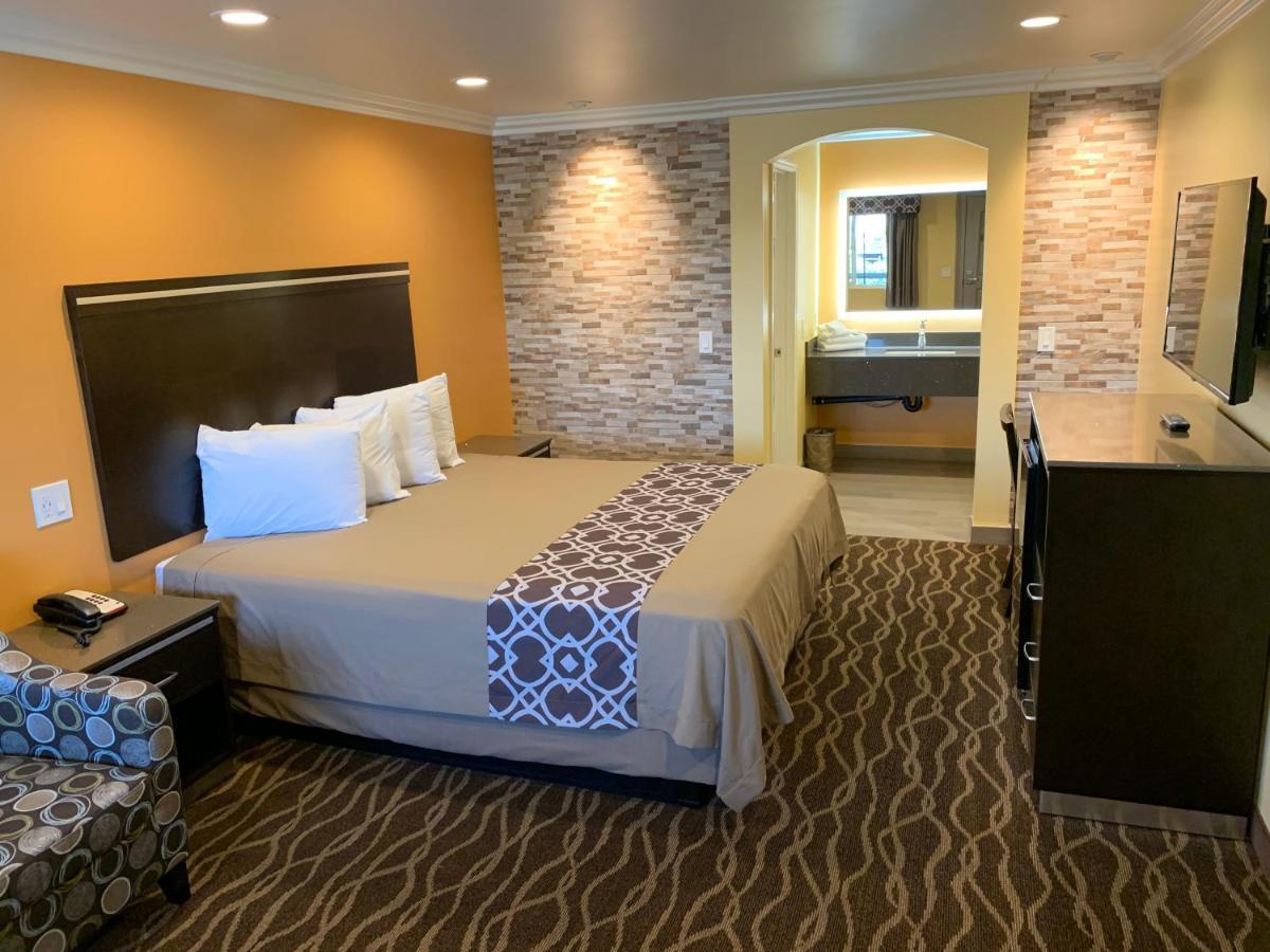 Industry Inn & Suites 라푸엔테 외부 사진